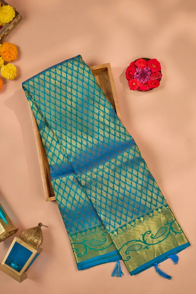 Peacock Green Diamond Lattice Pure Kanjivaram Silk Saree
